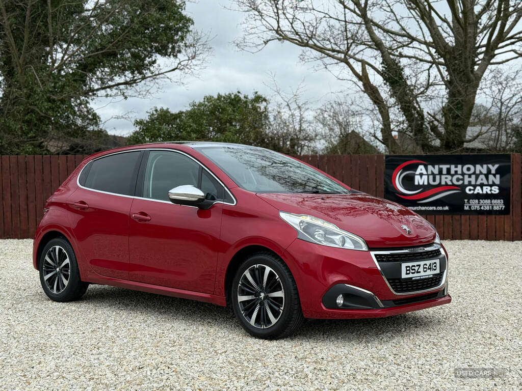 Peugeot 208 1.2 Puretech Allure Premium Red