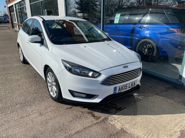 Ford Focus 1.0T Ecoboost Titanium Hatchback White