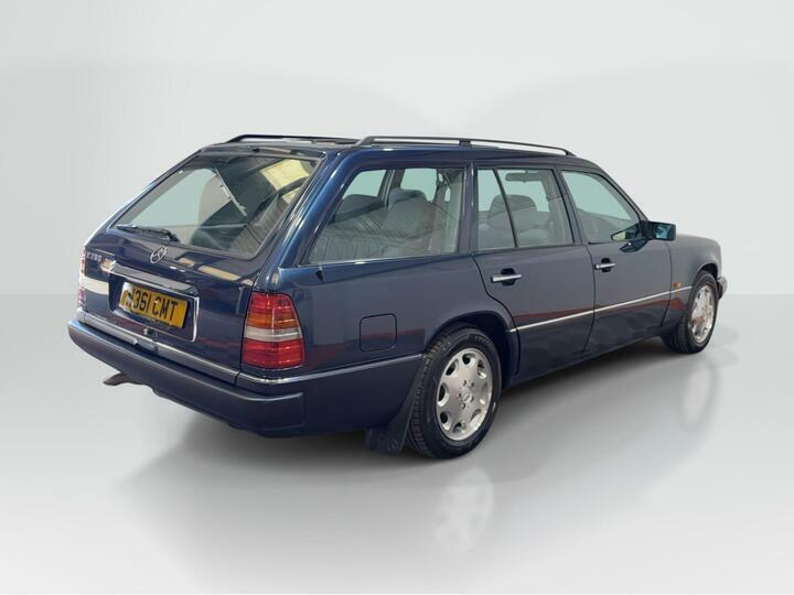 Mercedes-Benz E Class E220 2dr Auto Silver #6