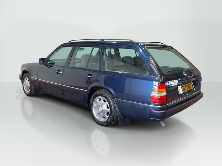 Mercedes-Benz E Class E220 2dr Auto Silver #7