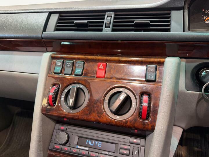 Mercedes-Benz E Class E220 2dr Auto Silver #23