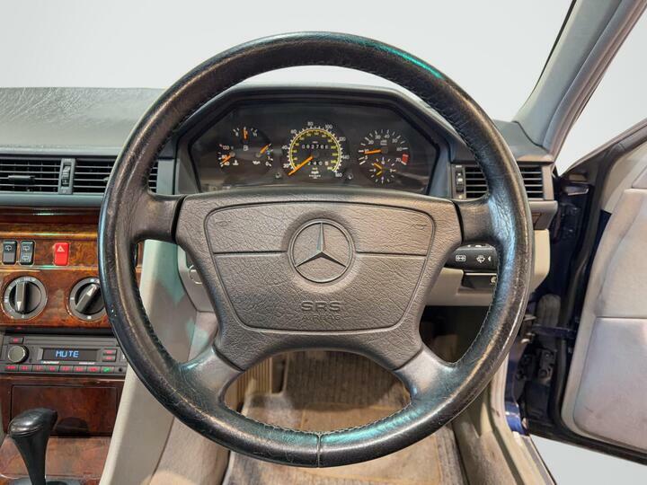 Mercedes-Benz E Class E220 2dr Auto Silver #26