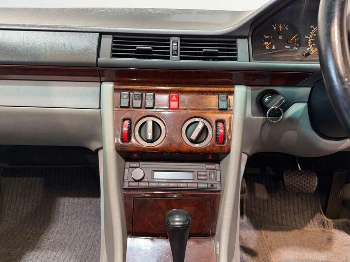Mercedes-Benz E Class E220 2dr Auto Silver #22