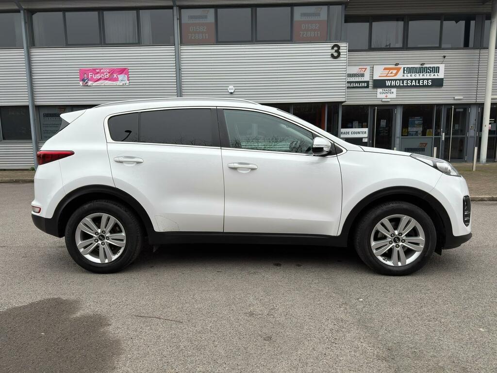 Kia Sportage 1.7 Crdi 2 Euro 6 Ss White #4
