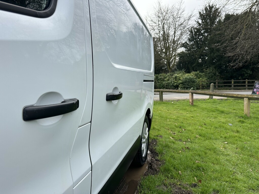 Renault Trafic Panel Van 2.0 Sl28 Energy Dci 145 Sport 2020 MJ20JKO White #6