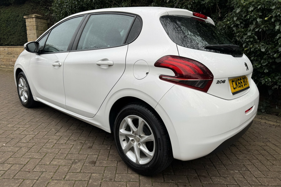 Peugeot 208 Hatchback CK66BGV White #5