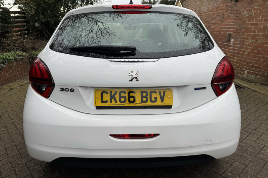 Peugeot 208 Hatchback CK66BGV White #4