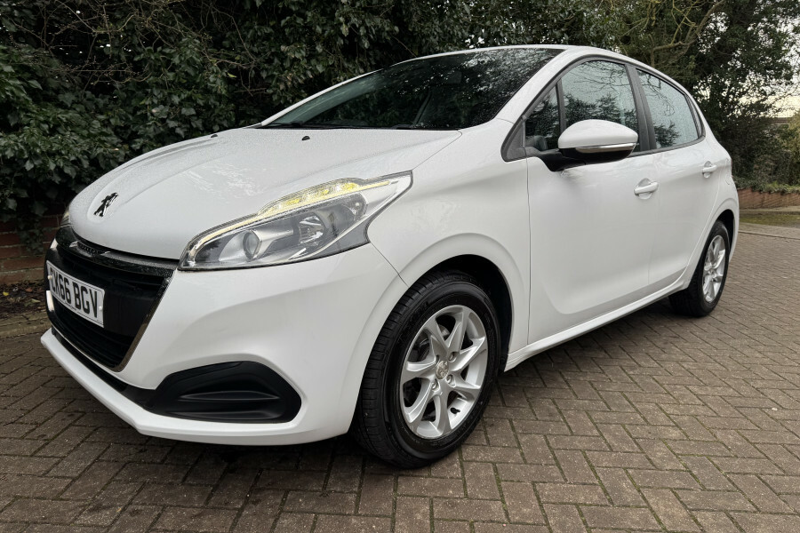 Peugeot 208 Hatchback CK66BGV White #2