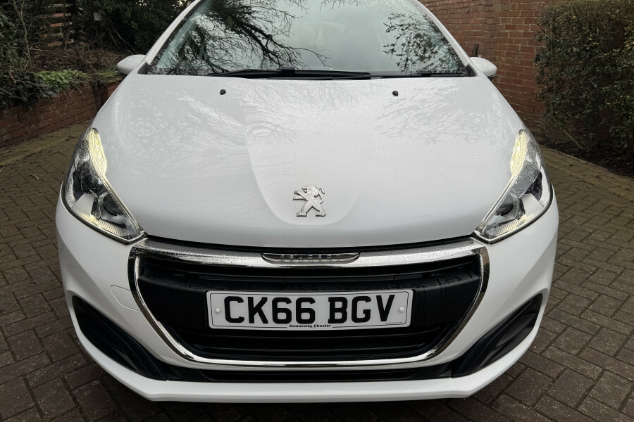 Peugeot 208 Hatchback CK66BGV White #3