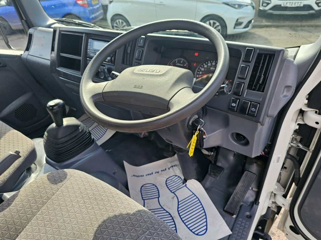 Isuzu  N75.190 L White #16