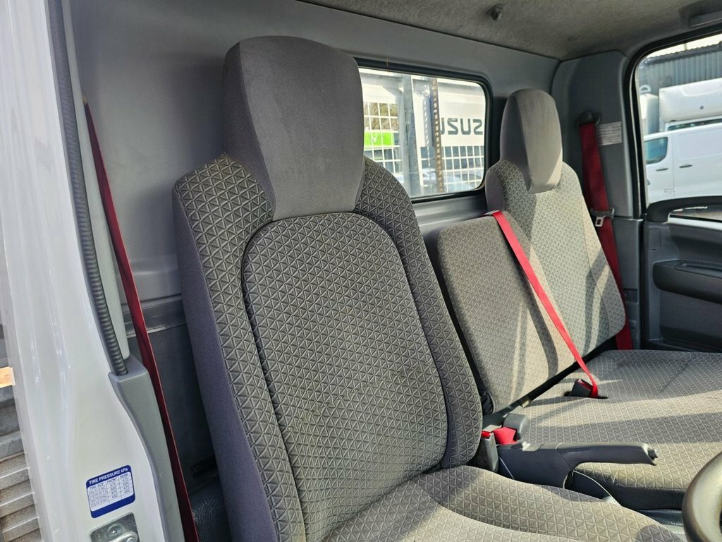 Isuzu  N75.190 L White #22