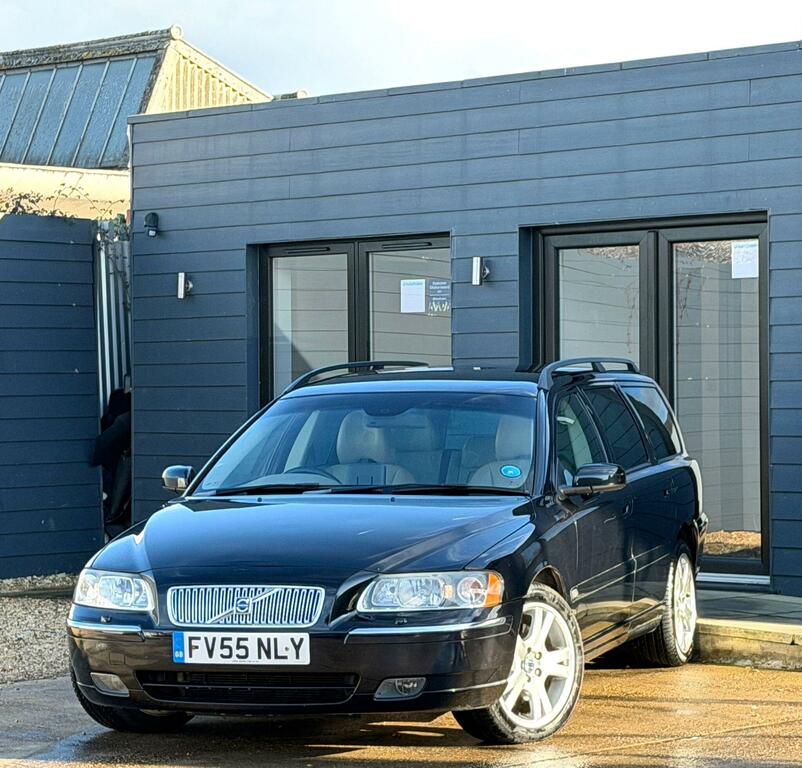 Volvo V70 2.4 D5 Se Black #6