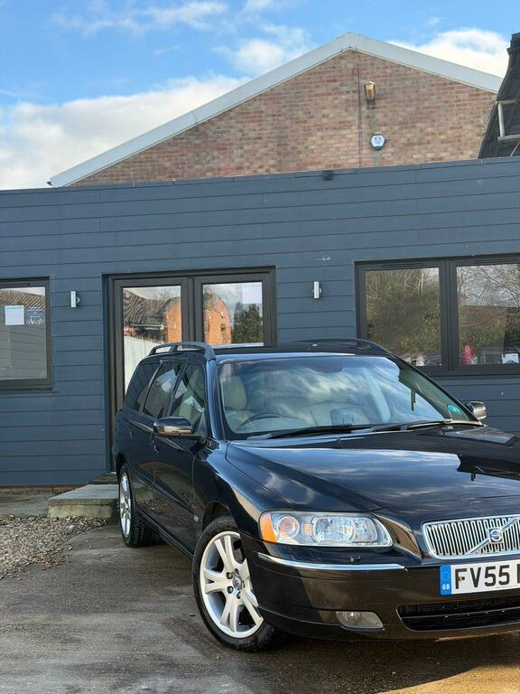 Volvo V70 2.4 D5 Se Black #3