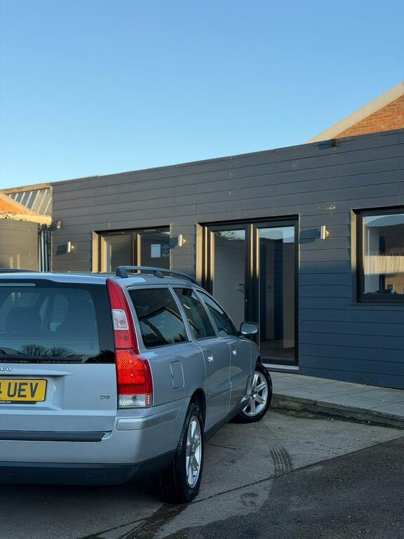 Volvo V70 2.4 D5 S Silver #5