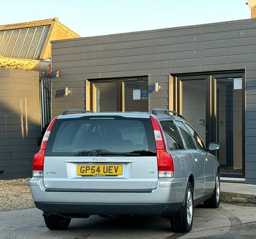 Volvo V70 2.4 D5 S Silver #4