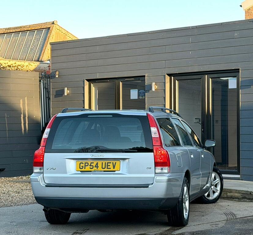 Volvo V70 2.4 D5 S Silver #3