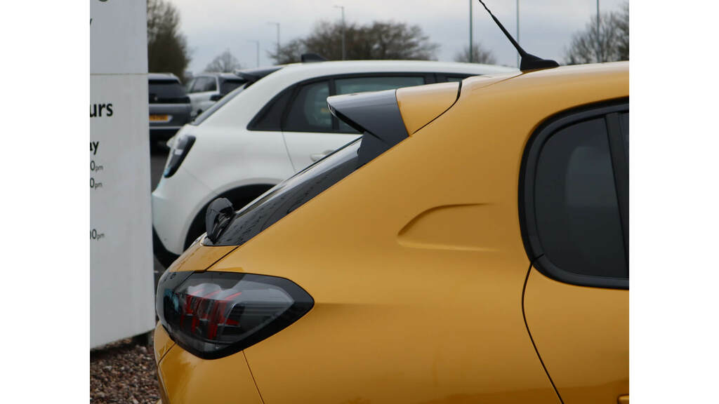 Peugeot 208 1.2L Puretech 100 Ss 6-Speed BF73UNX Yellow #5