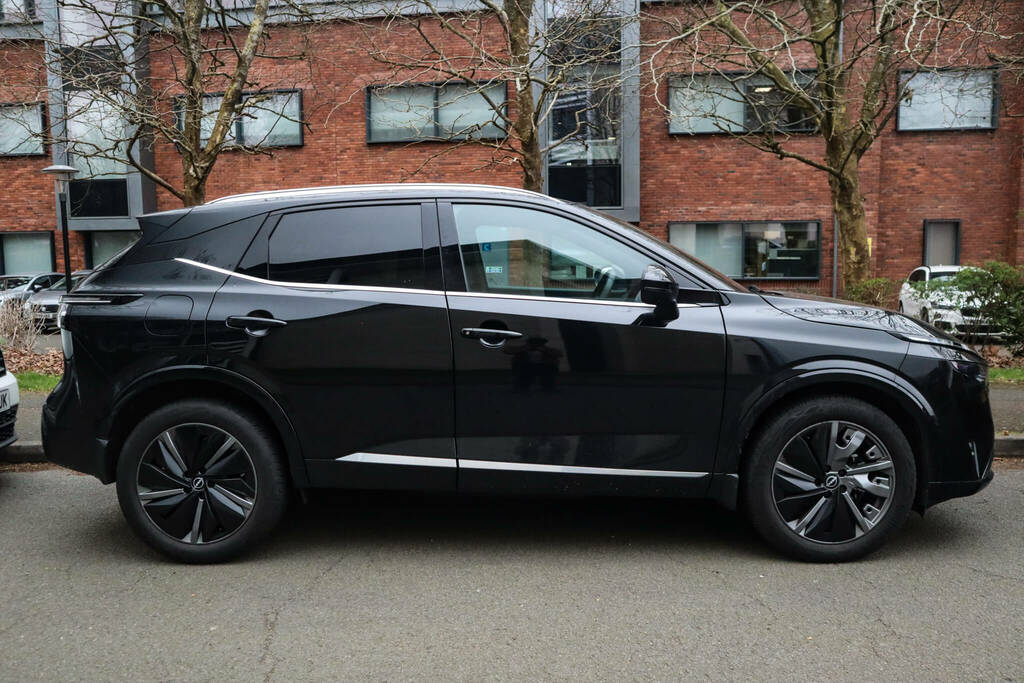 Nissan Qashqai 1.3 Dig-t Mh Tekna Bose Black #4