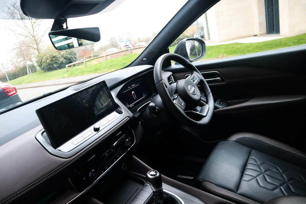 Nissan Qashqai 1.3 Dig-t Mh Tekna Bose Black #2