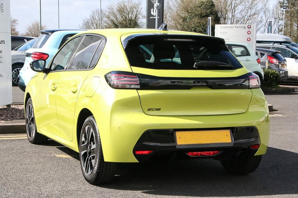 Peugeot 208 1.2 Puretech 100 Allure BA24YCF Yellow #2
