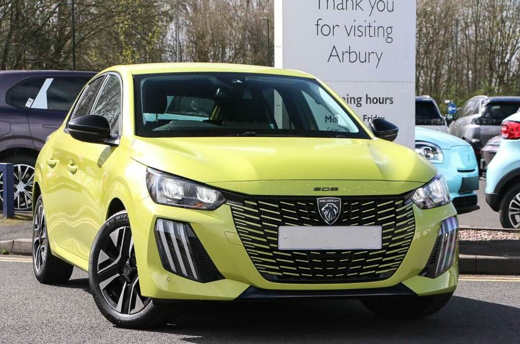 Peugeot 208 1.2 Puretech 100 Allure Yellow