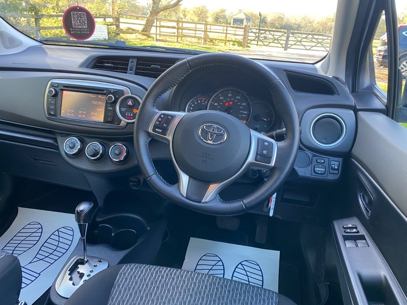 Toyota Yaris 1.33 Dual Vvt-i Tr White #3