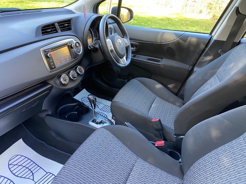 Toyota Yaris 1.33 Dual Vvt-i Tr White #4
