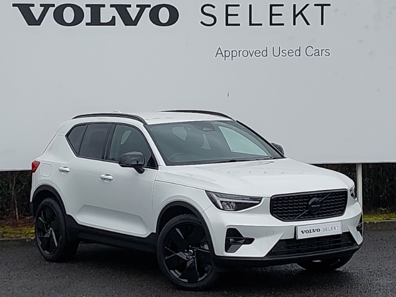 Volvo XC40 2.0 B3p Plus Black Edition White