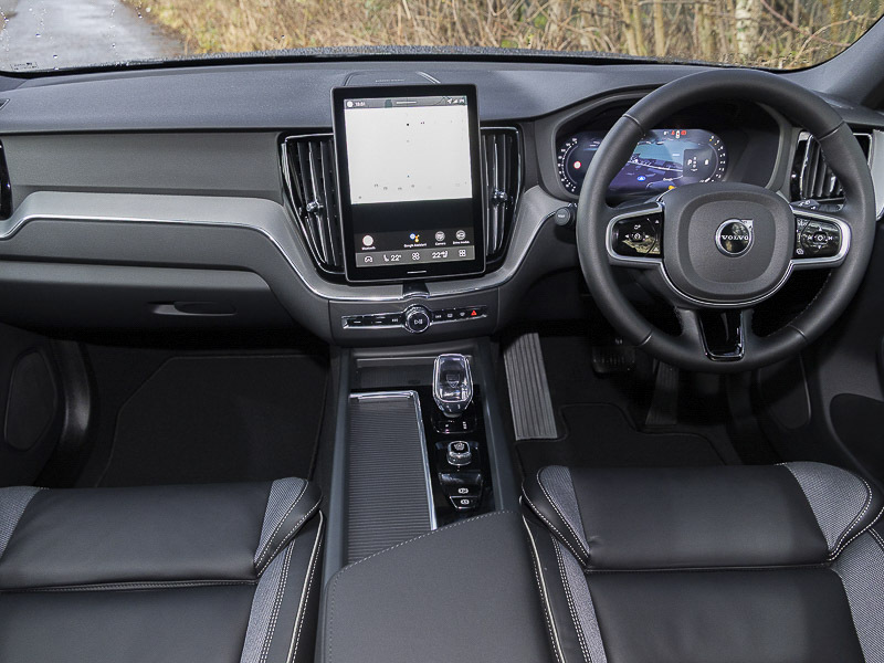 Volvo XC60 2.0 B5p Plus Black Edition Awd Geartronic White #3