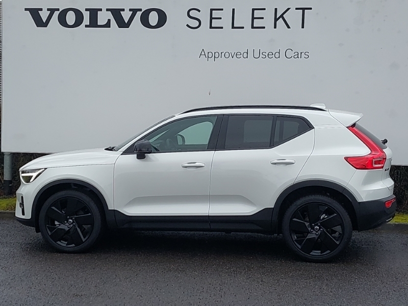 Volvo XC40 2.0 B3p Plus Black Edition White #4