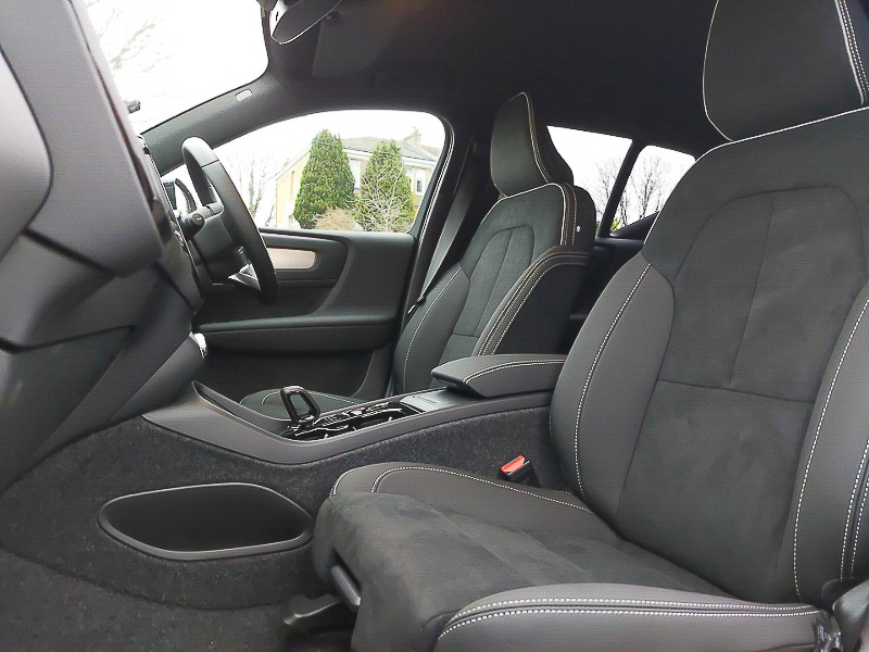 Volvo XC40 2.0 B3p Plus Pro Black Edition SM75EHS Grey #5