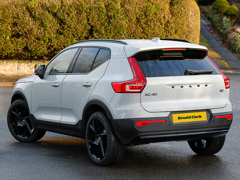 Volvo XC40 2.0 B3p Plus Pro Black Edition SM75EHS Grey #2