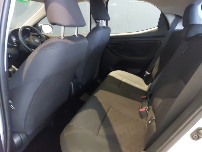 Toyota Yaris 1.5 Hybrid Icon Cvt BN74YRO White #6