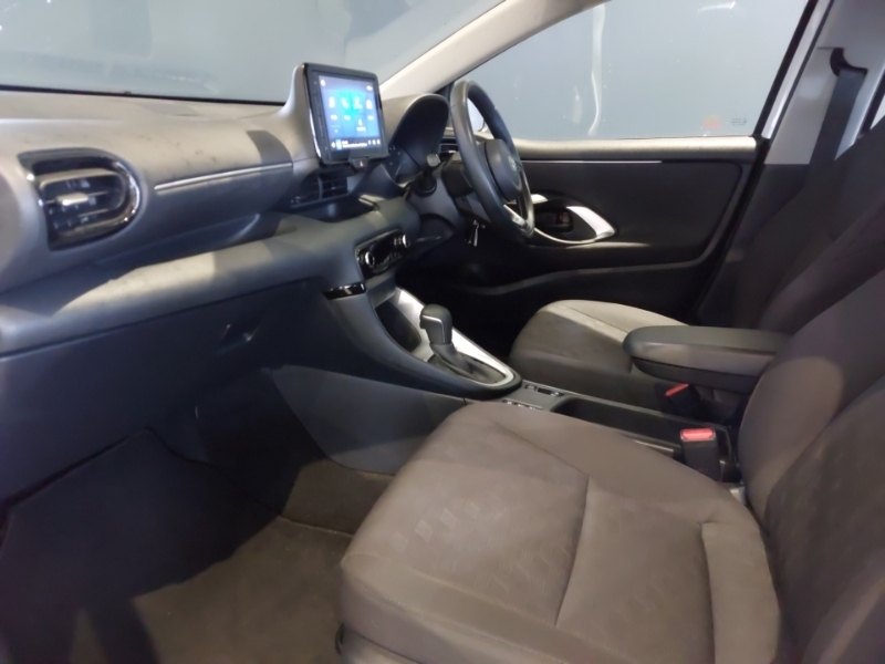 Toyota Yaris 1.5 Hybrid Icon Cvt BN74YRO White #5