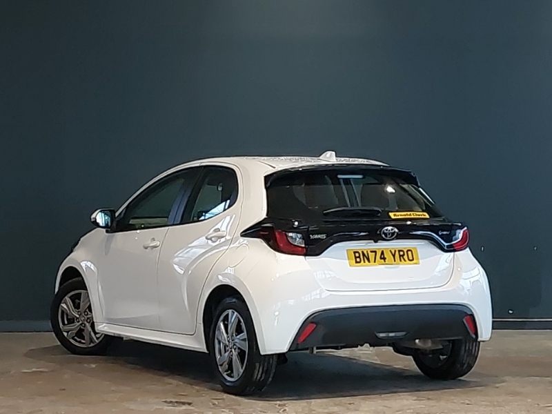 Toyota Yaris 1.5 Hybrid Icon Cvt BN74YRO White #2
