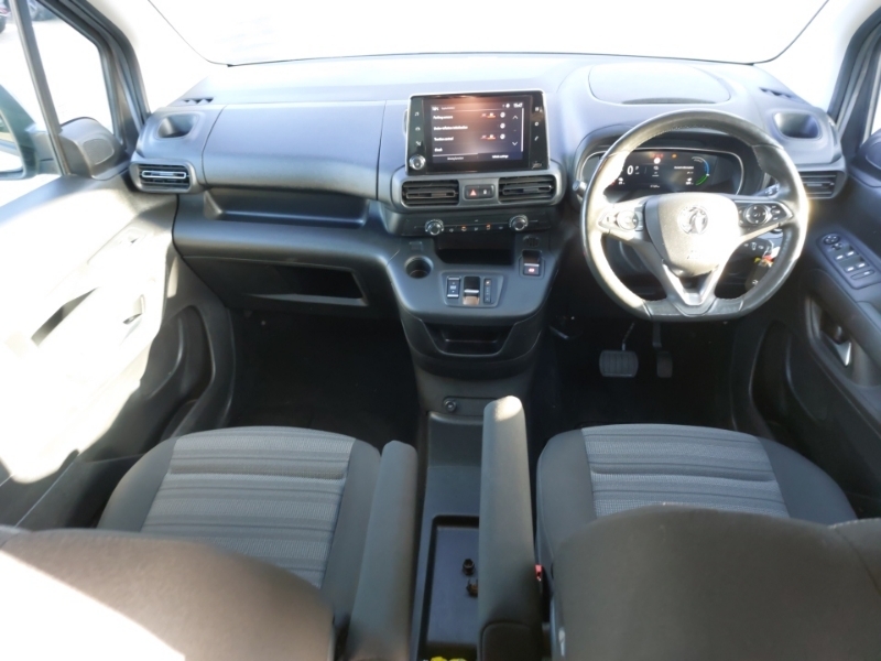 Vauxhall Combo-e Life 100Kw Se 50Kwh Grey #3