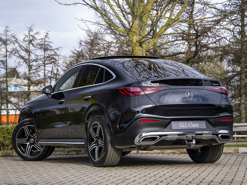 Mercedes-Benz GLC Class Glc 300 4Matic Amg Line Premium 9G-tronic Black #2