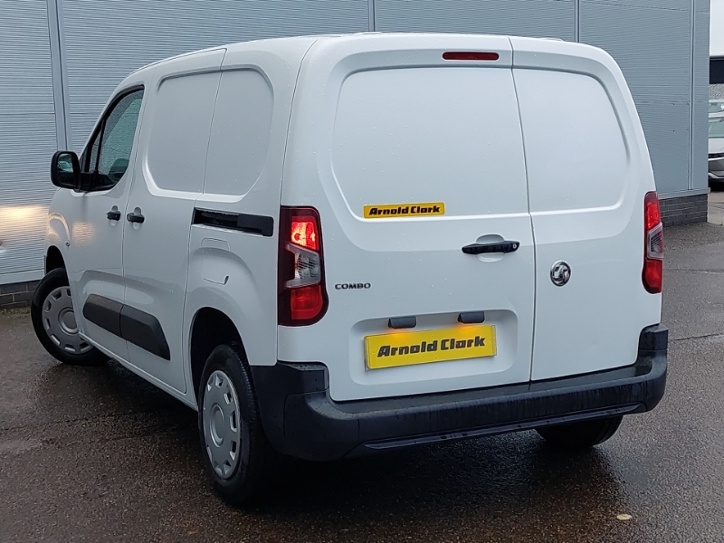 Vauxhall Combo 2000 1.5 Turbo D 75Ps H1 Edition Van DN69HXH White #2