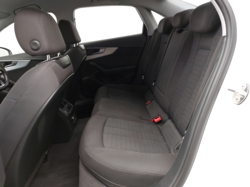 Audi A4 35 Tdi Se S Tronic YA19FAJ White #6