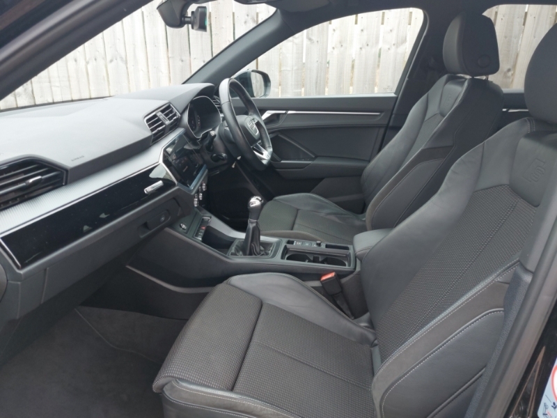 Audi Q3 35 Tfsi Black Edition MK21LVP Black #5