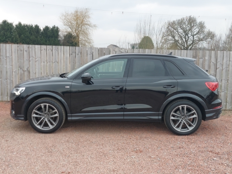 Audi Q3 35 Tfsi Black Edition MK21LVP Black #4