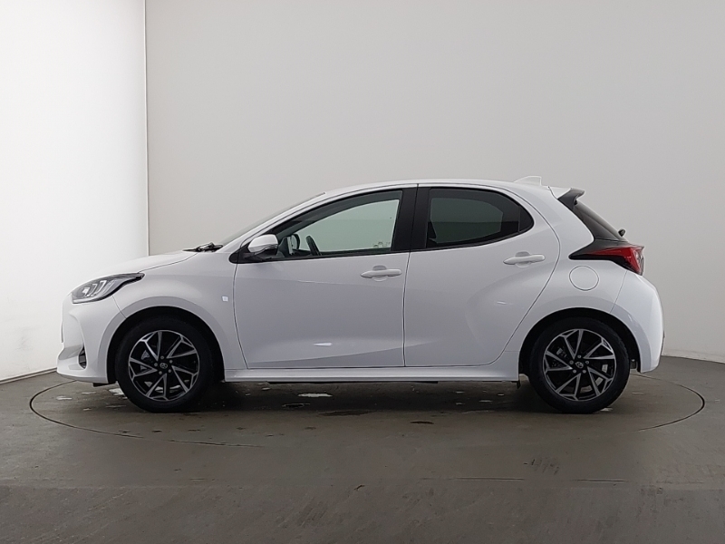 Toyota Yaris 1.5 Hybrid Design Cvt Nav White #4