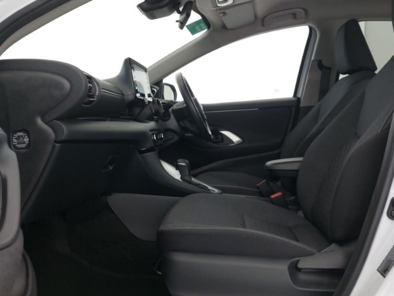 Toyota Yaris 1.5 Hybrid Design Cvt Nav White #5