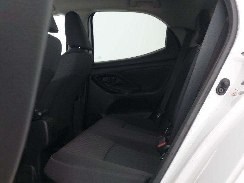 Toyota Yaris 1.5 Hybrid Design Cvt Nav White #6