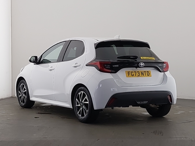 Toyota Yaris 1.5 Hybrid Design Cvt Nav White #2