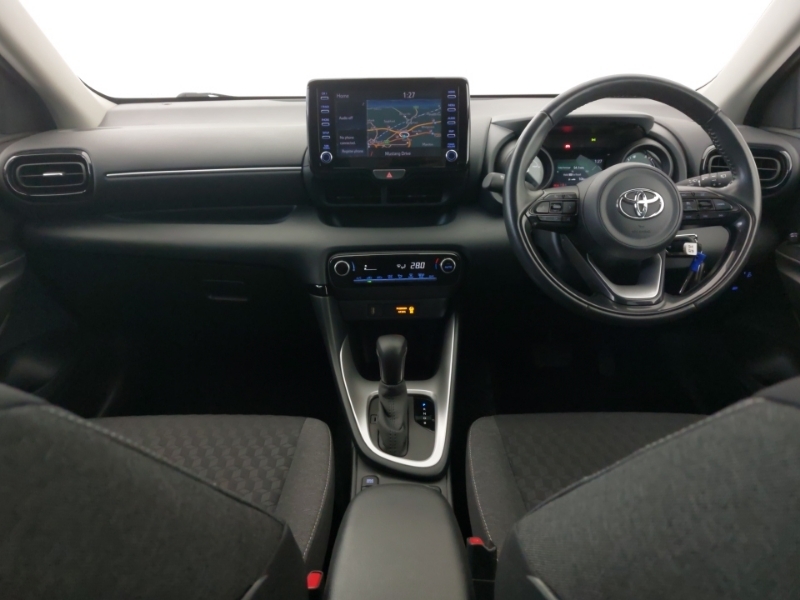 Toyota Yaris 1.5 Hybrid Design Cvt Nav White #3