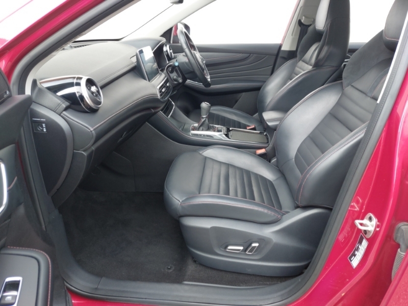 MG HS 1.5 T-gdi Exclusive LE69EUW Red #5