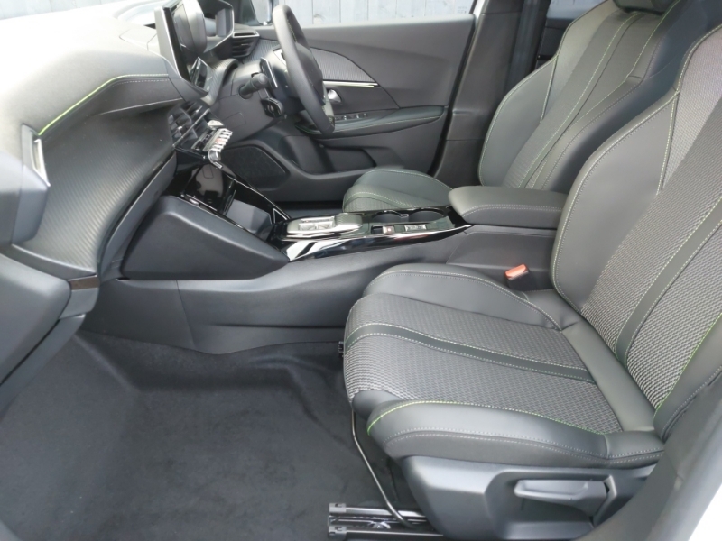 Peugeot 2008 1.2 Puretech 130 Gt Eat8 White #5