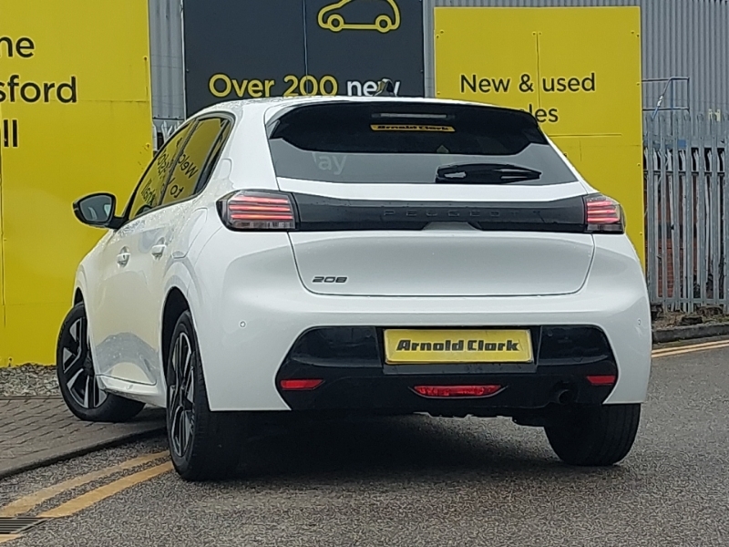 Peugeot 208 1.2 Puretech 100 Allure KM74YBK White #2