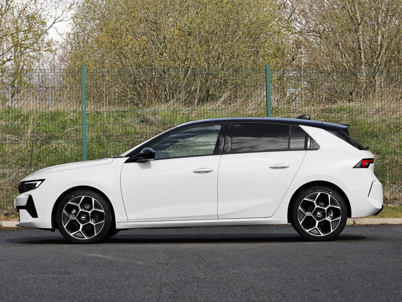 Vauxhall Astra 1.2 Turbo 130 Ultimate SG26XOA White #4